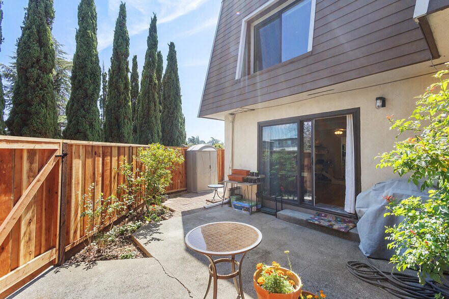 Building Photo - 2751 Cortez Ct