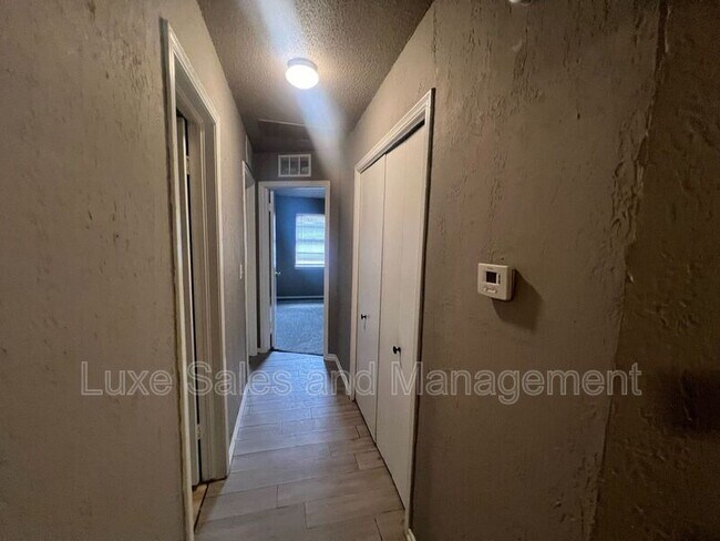 Building Photo - 503 Turtle Creek Dr