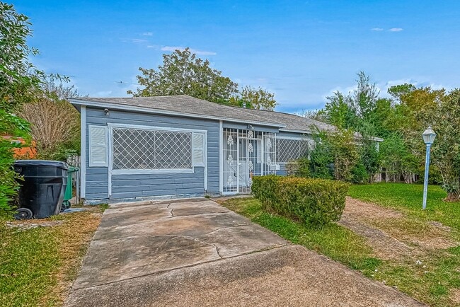 Building Photo - Affordable spacious 4BD/2BA single-family ...