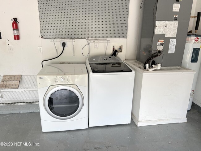 Building Photo - 6580 Gentle Oaks Dr N