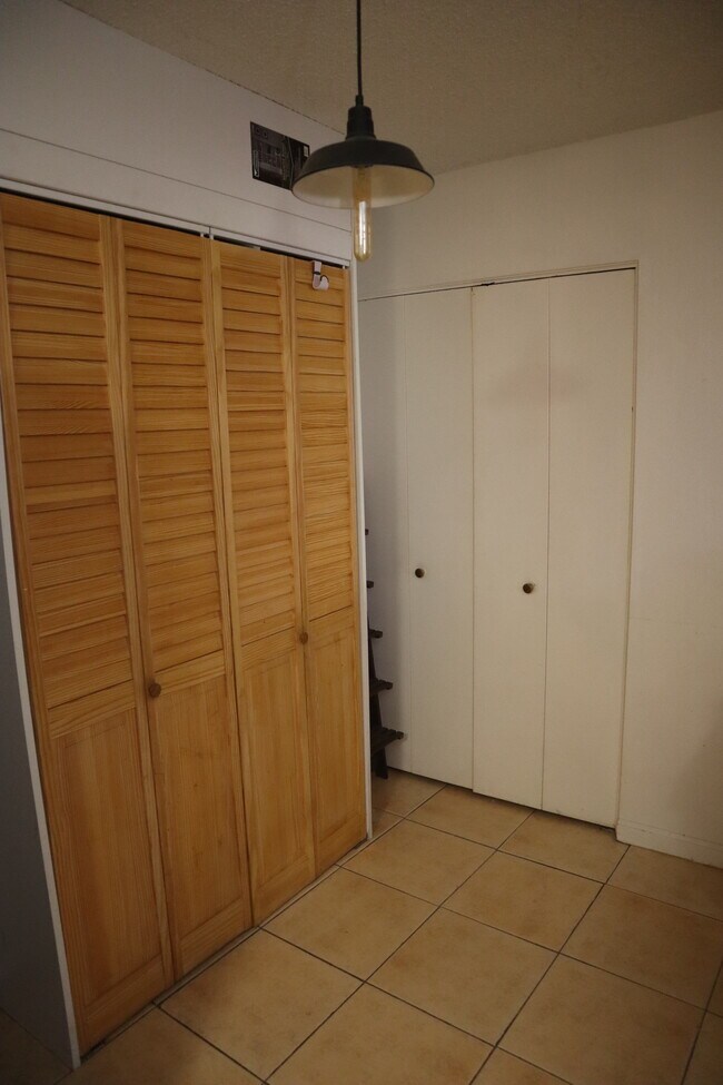 Building Photo - 3549 Castle Glen Dr