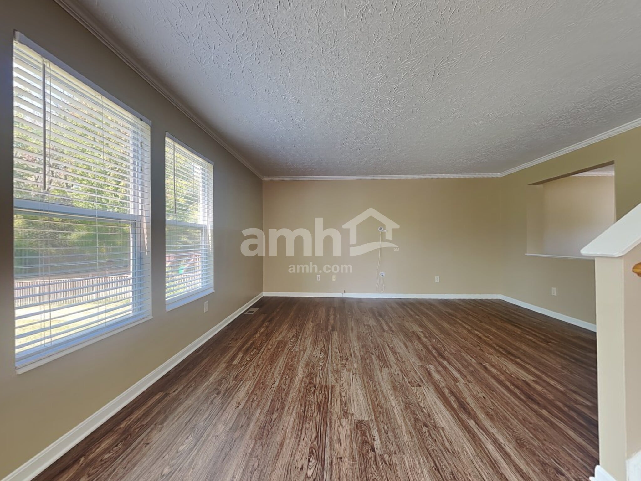 Building Photo - 5569 Windsor Ct