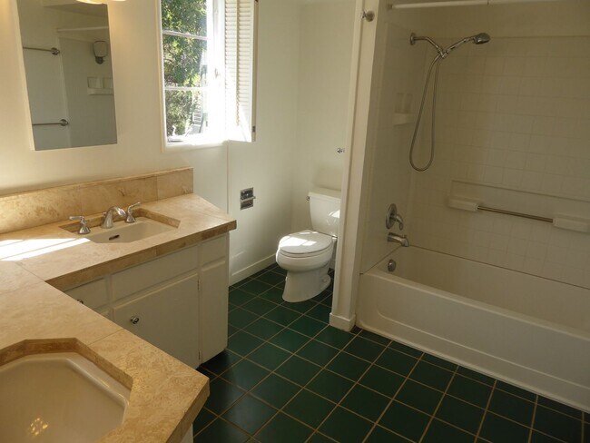 Building Photo - SPACIOUS AND SECLUDED THREE BED / TWO BATH...