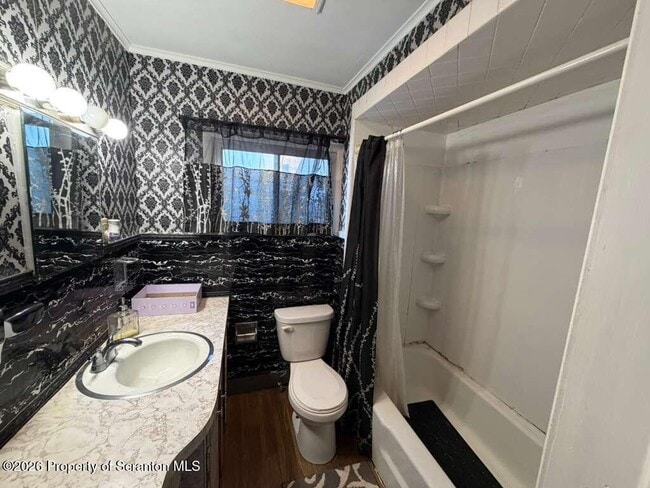 Building Photo - 717 Prospect Ave