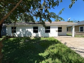 Building Photo - Suburban Gem