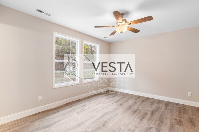 Building Photo - 16 Meadows Town Rd