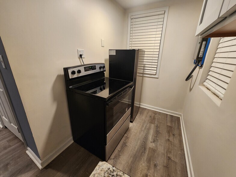 Building Photo - 1603 Richards St