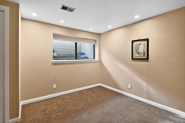 Building Photo - 770 Quince Cir