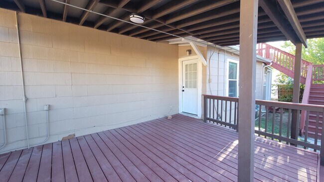 Building Photo - 237 Senisa Dr