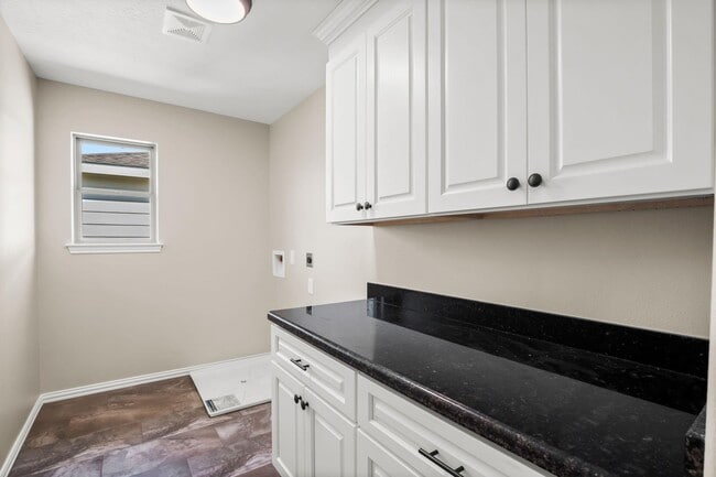 Building Photo - 29515 Legends Line Dr