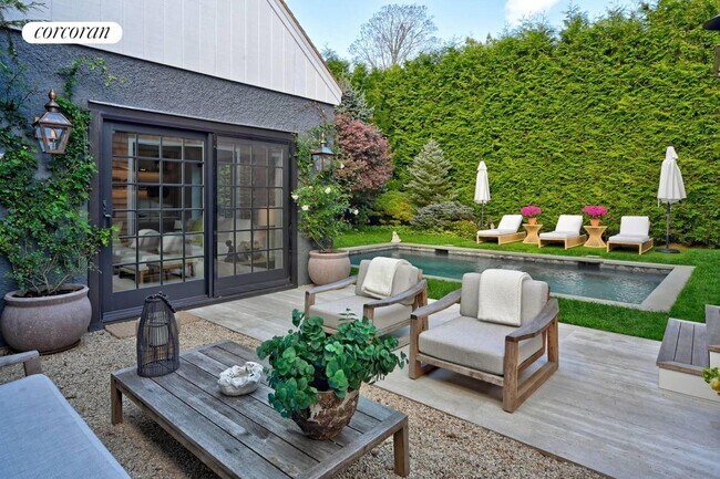 Building Photo - 95 Fordham Rd