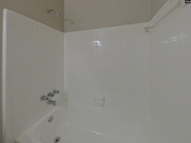 Building Photo - 13 Dyers Hall Ct
