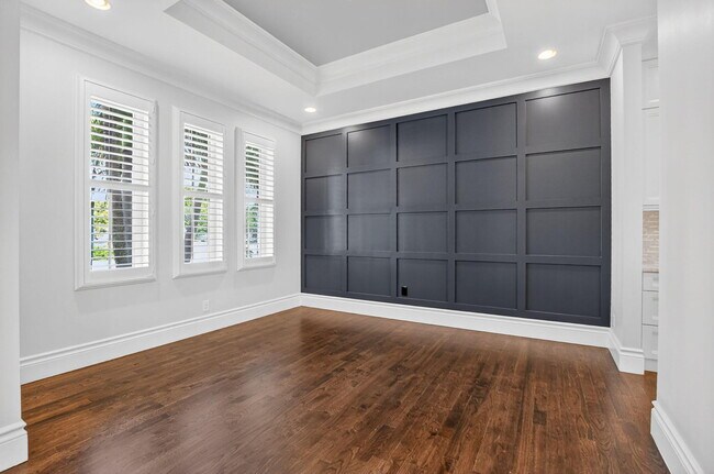 Building Photo - 200 NW 10th St