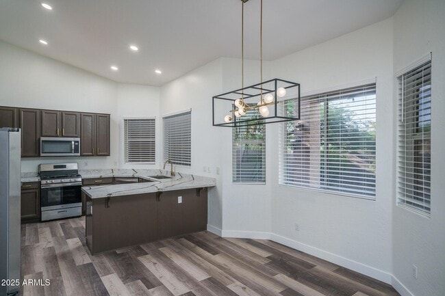 Building Photo - 4609 E Pinnacle Vista Dr