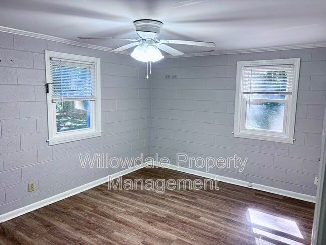Building Photo - 3120 Tuckaway Dr