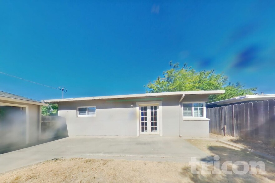 Building Photo - 5307 Esmeralda St