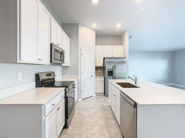 Building Photo - 1033 Holden Wy