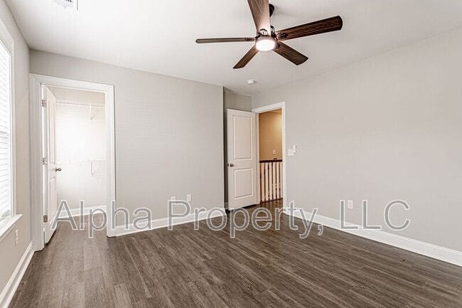 Building Photo - 18 Alderly Wy