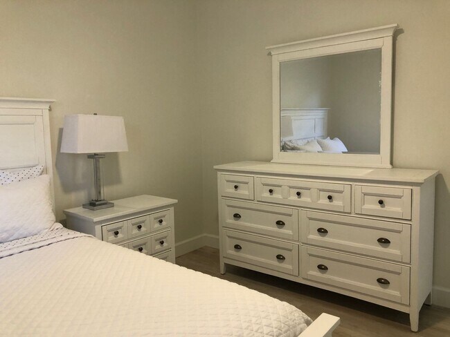 Building Photo - Osprey, FL 4BR/3BA Single Family Pool Home