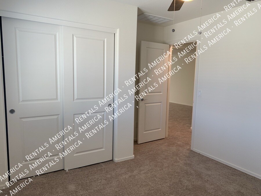 Building Photo - 2569 N Agave Ln