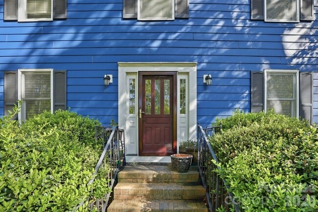 Building Photo - 301 Sardis Rd N