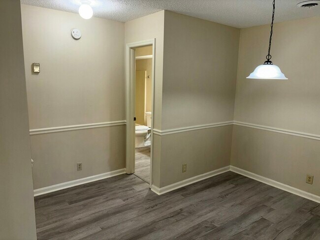 Building Photo - 110 Heywood Rd