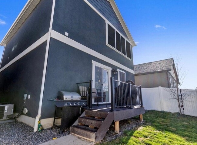 Building Photo - 8627 N Cottonwood Alley