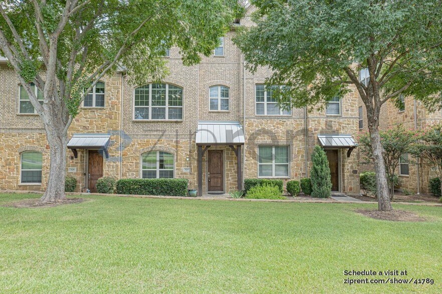 Primary Photo - 527 W Royal Ln
