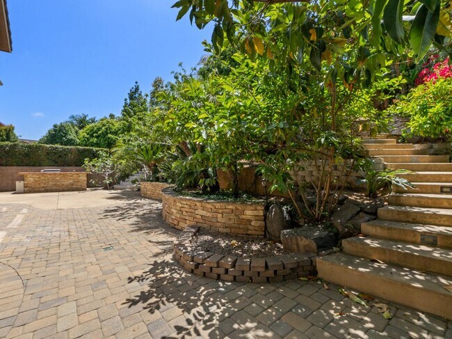 Building Photo - 5250 Coleridge Ct