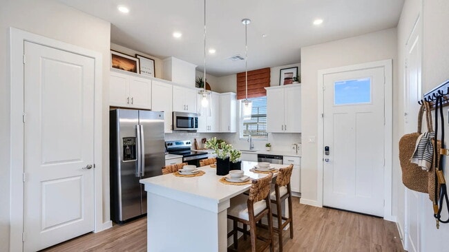 Building Photo - North Elm Street, Denton, TX 76207 - 2 BR ...