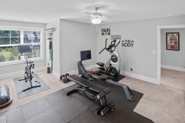 Building Photo - Stunning 4 bedroom 2.5 bath home located in Hampstead Wyndwater Community