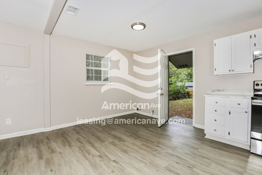 Building Photo - 7212 Knollwood Rd