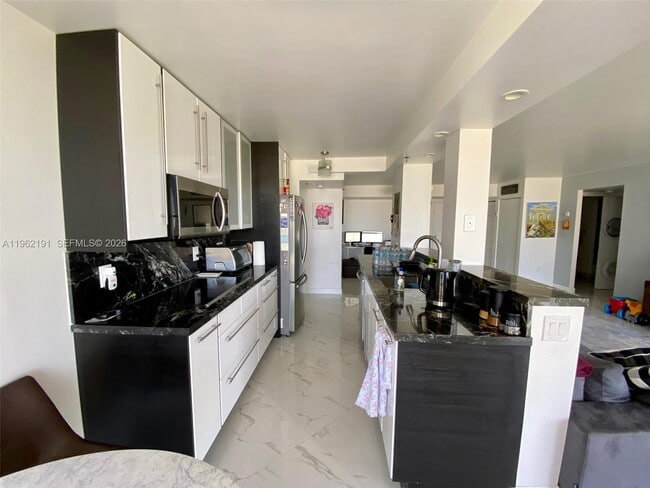 Building Photo - 210 174th St