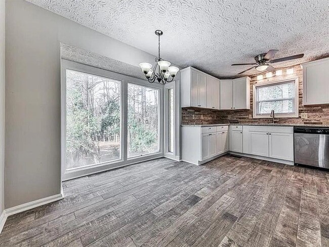 Building Photo - 1400 Boxwood Trce NW