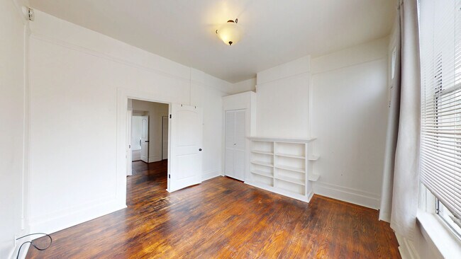 Building Photo - 1724 Waller St