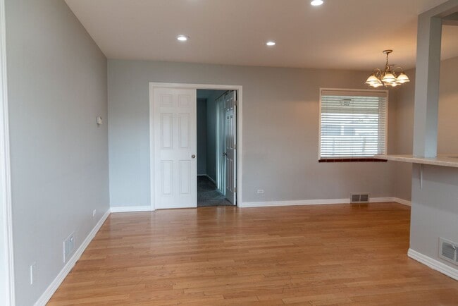 Building Photo - 3 Bed 2 Bath Home For Rent across from Sloan's Lake!