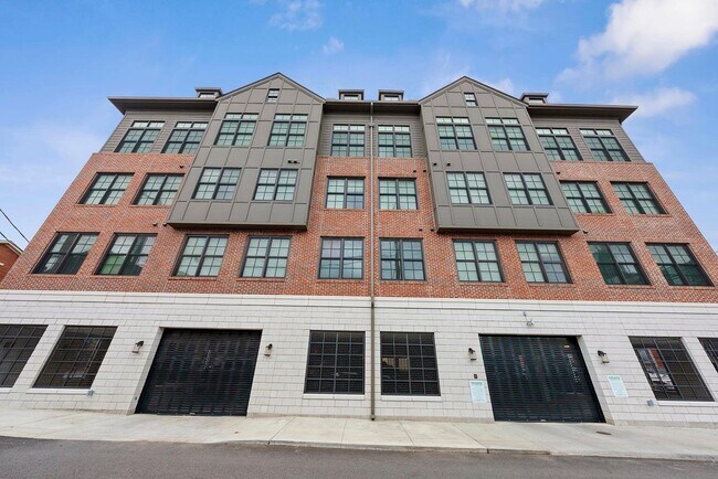 Building Photo - 530 E Rich St