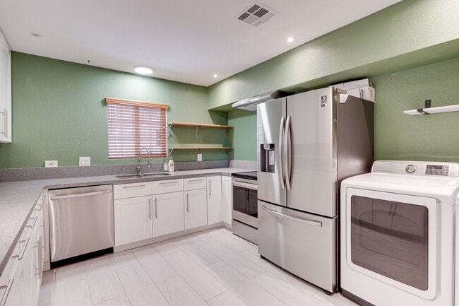 Building Photo - Charming 3-Bedroom Home in Historic John S...