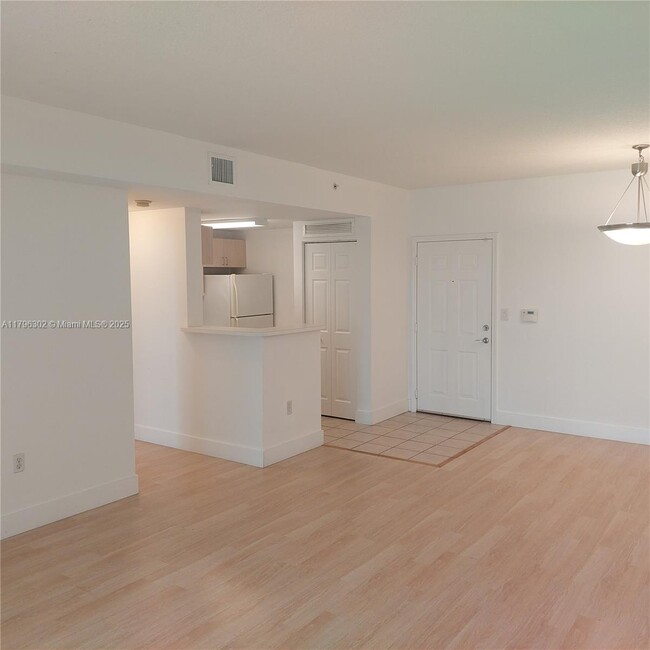 Building Photo - 50 Menores Ave