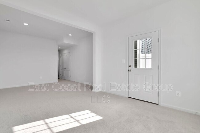 Building Photo - 153 Charterhouse St