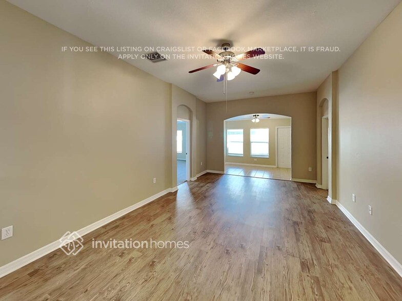 Building Photo - 453 Stone Briar Dr