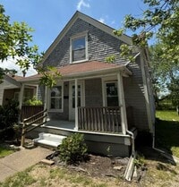 Building Photo - Section 8 Accepted! Spacious Newly Renovat...