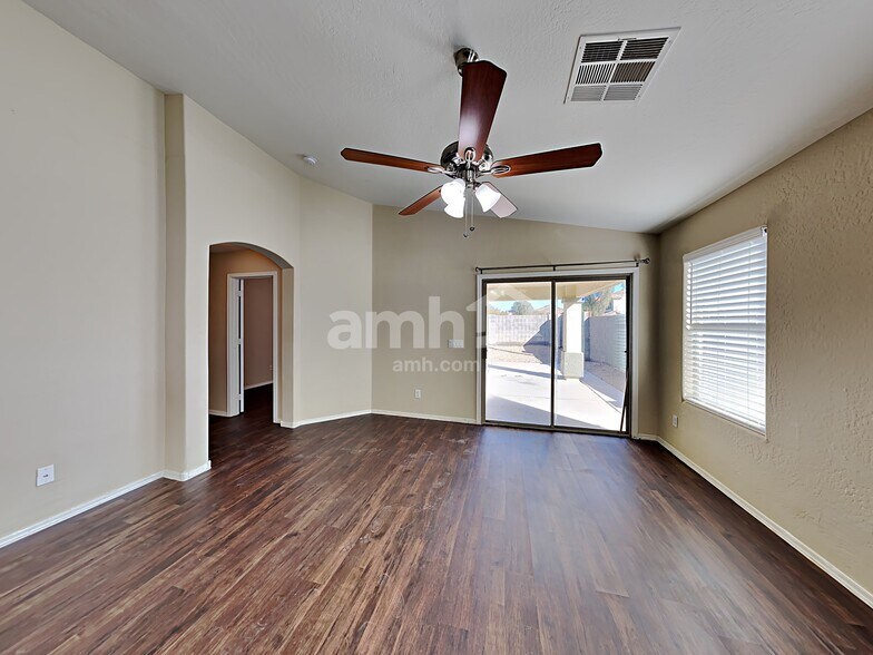 Building Photo - 25780 W Elwood St