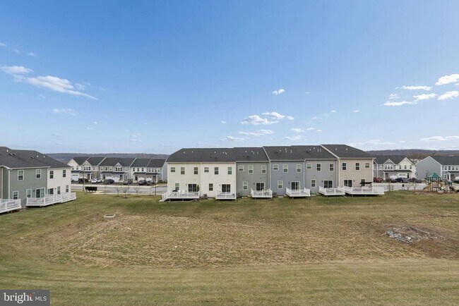 Building Photo - 120 Arden Wy