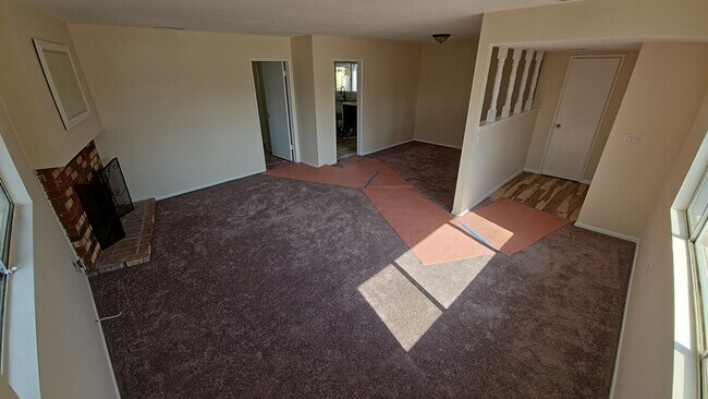 Building Photo - 690 Montebello Pl