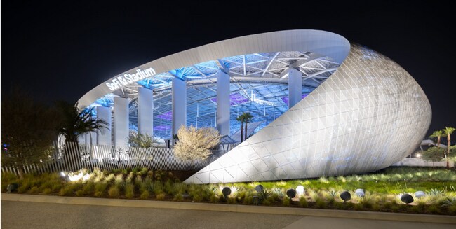 Building Photo - 10227 1/2 S 8th Ave