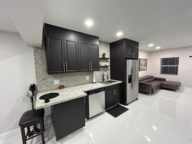 Building Photo - 680 E 8th Ave