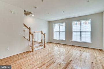 Building Photo - 612 Totten Pl NE