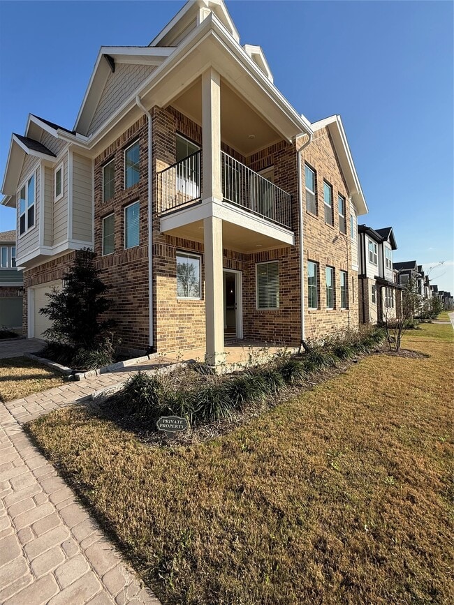 Building Photo - 1442 Shaded Rock Dr