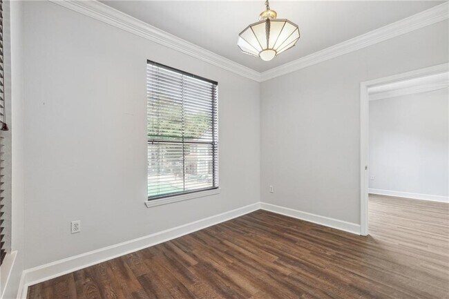 Building Photo - 3777 Peachtree Rd NE